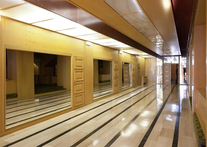 Welcoming In With Pool *