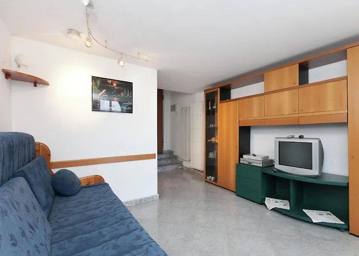 Apartment Welcoming In With Pool