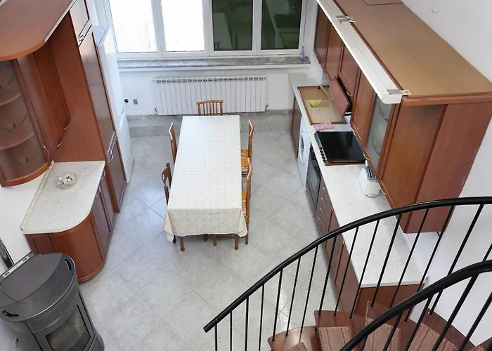 Welcoming In With Pool *