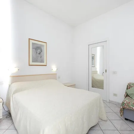 Welcoming In With Pool アパート